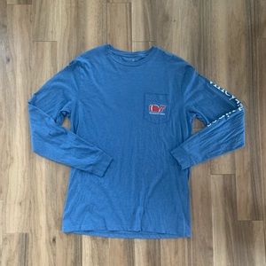 Vineyard vines athletic long sleeve with football logo